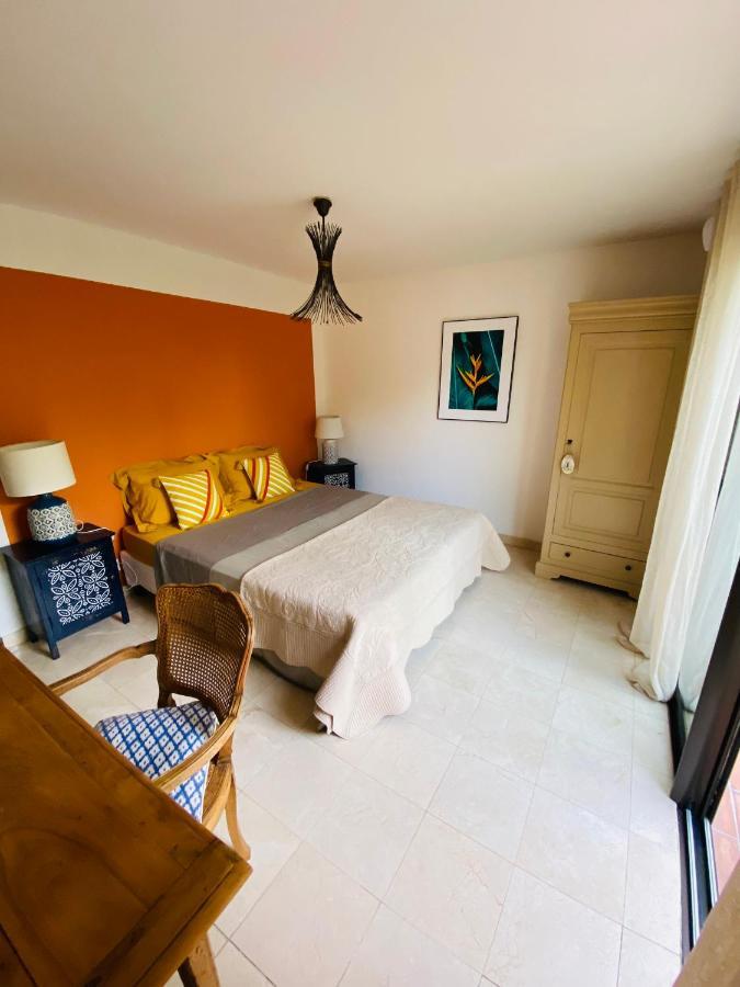 Chambre D Hote Entre Cigale Et Pagnol Peypin Exterior foto